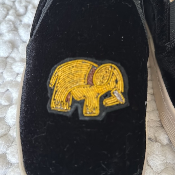 SOLUDOS black velvet slip on shoes size 7 beaded elephants - Picture 3 of 7